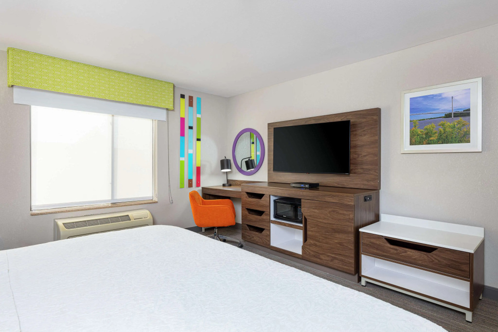 Newly Renovated Hampton Inn Omaha West Lakeside