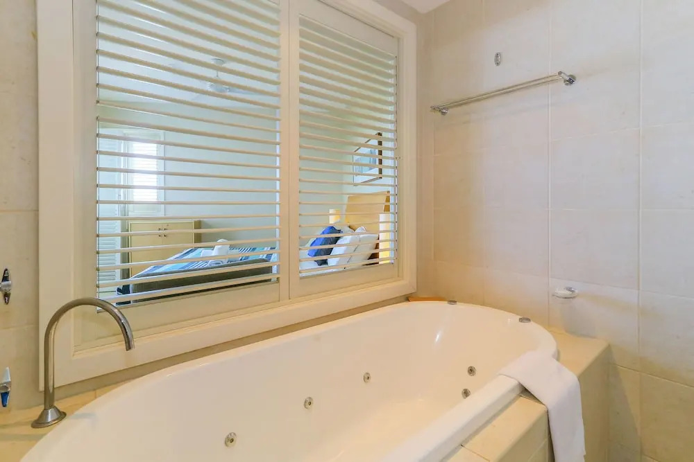 Resort Apartment on Salt Beach 6318