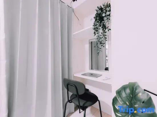 Minimalist Loft 6: Namba Compact Studio & 24/7 Gym Access 1