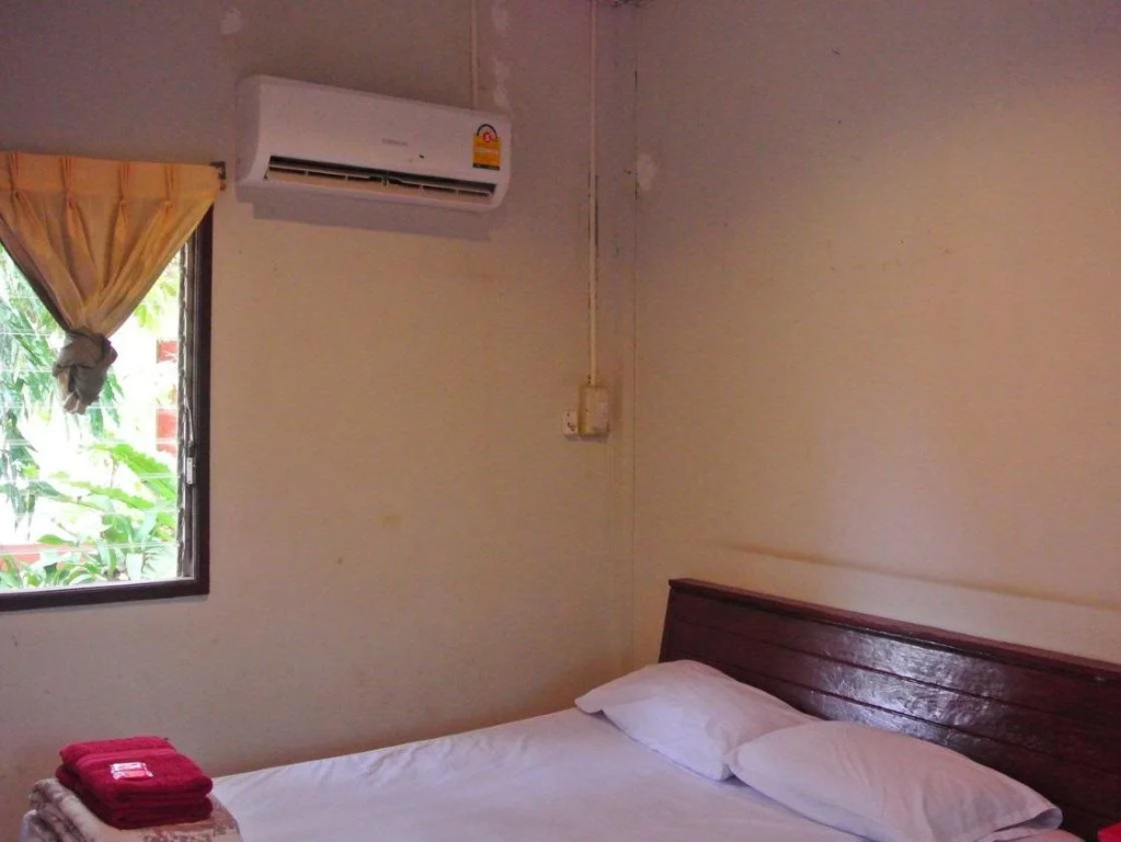 Huenpetch Resort(เฮือนเพชร รีสอร์ท)