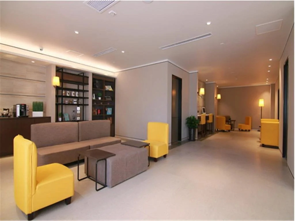 Home Inn Plus (Xiaobailou Metro Station, Nanjing Road, Fifth Avenue, Tianjin)