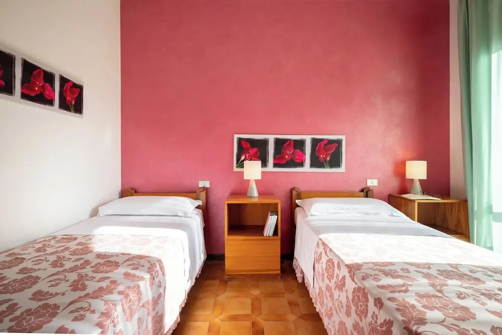 Hotel Parco dei Pini - 100mt dal Mare
