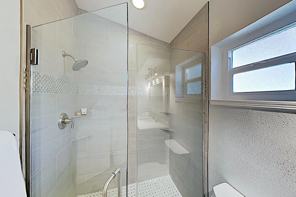 New Listing! Pool W/ Big Lanai, Near Beach 3 Bedroom Home