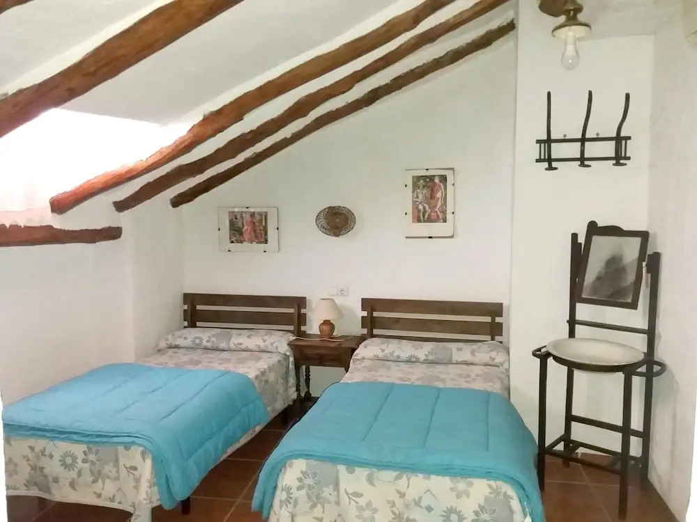 Spacious comfortable house in Quesada with balcony