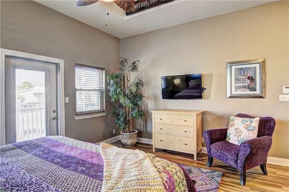 Aransas Palms - 4 Br home by RedAwning
