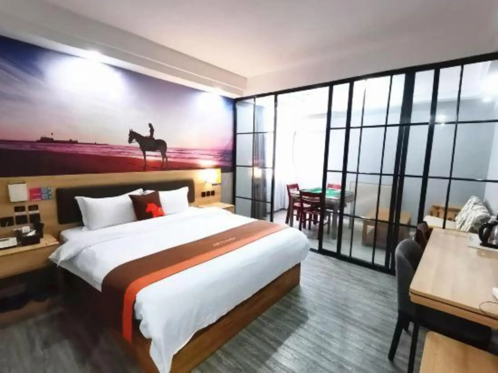 Junyi Chain Hotel (Haiyan Qiyuan Chengbei East Road)