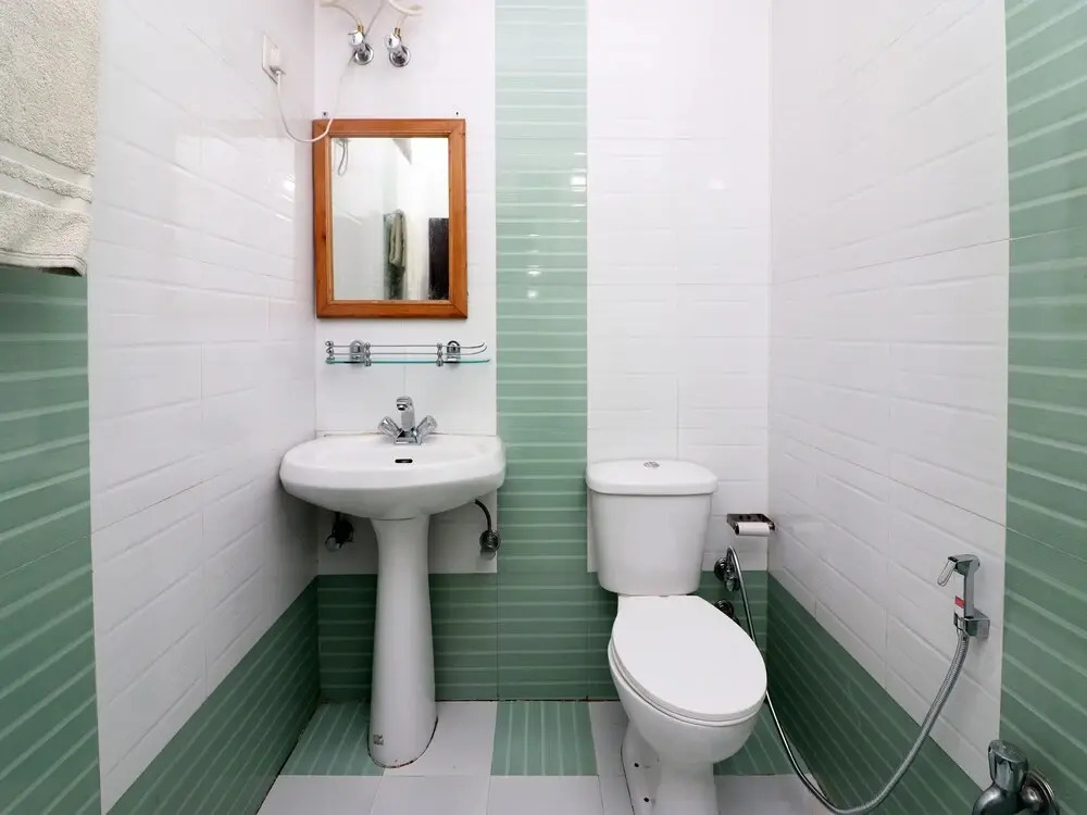 OYO 28044 Devki Palace Jain Hotel