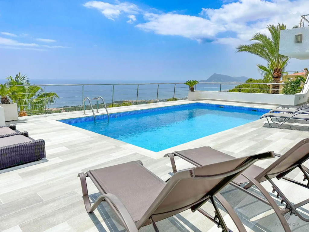 A004 - Villa en Altea con vistas al mar