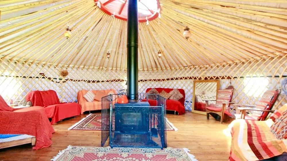 Love2Yurt