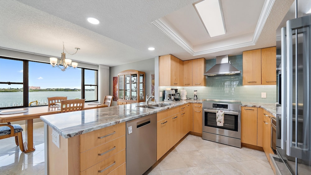 Siesta Pearl 2 Bedroom Condo