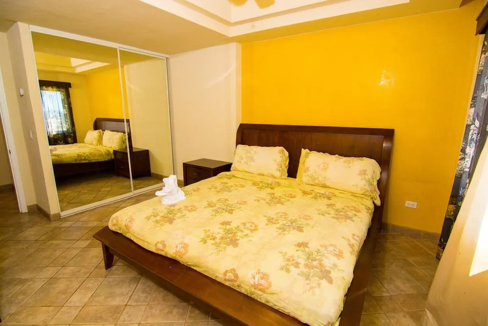 Delphin 303B - 1 Br Condo
