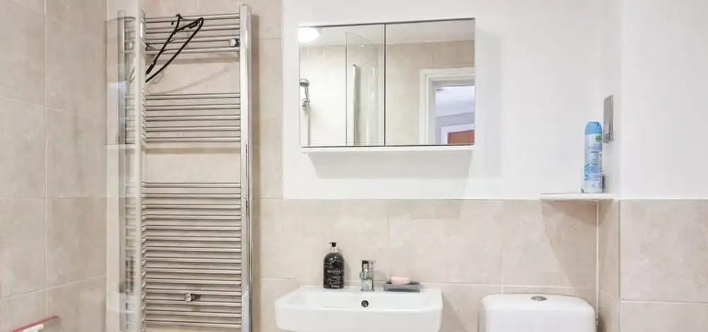 Great Stunning Two Bedroom Apartment With Balcony