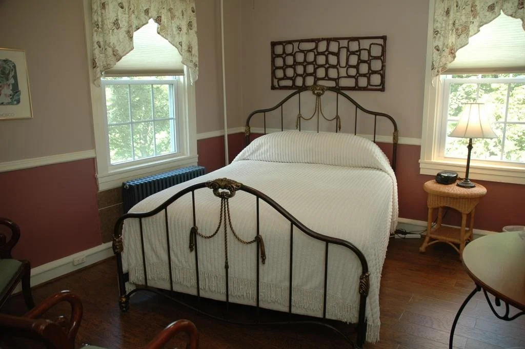 Yale Manor B&B & Yurt Glamping