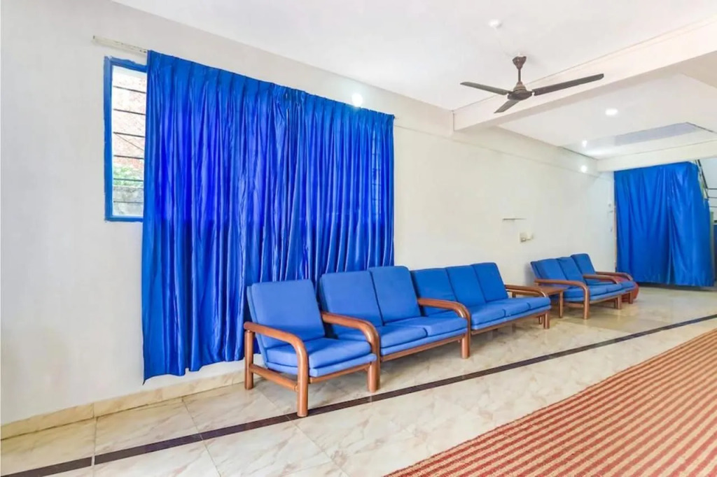 Fabhotel Raj Residency