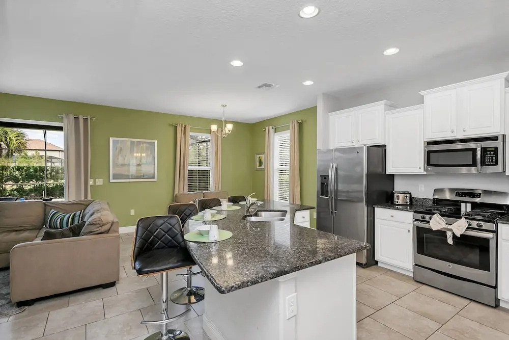 Posh and Roomy Home With Spa Near Disneyworld, CDC Standards #6st345