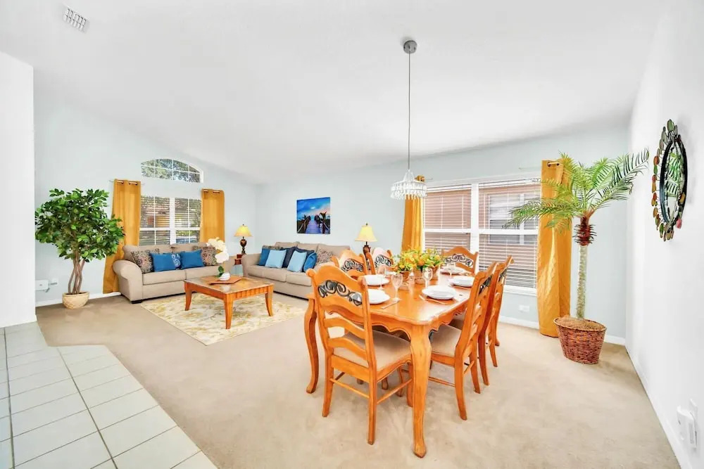 4BR Family Resort Home - Private pool & Games Room