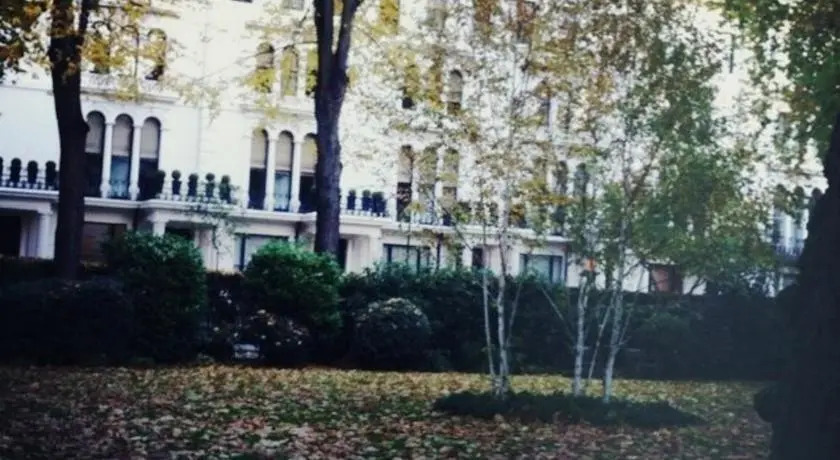 FG Property - Notting Hill, Kensington Gardens Square, Flat 3