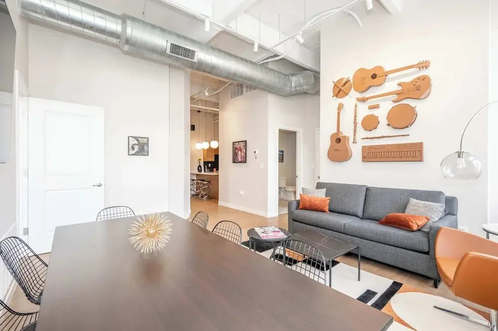 The 333 Suites For 24 Guests