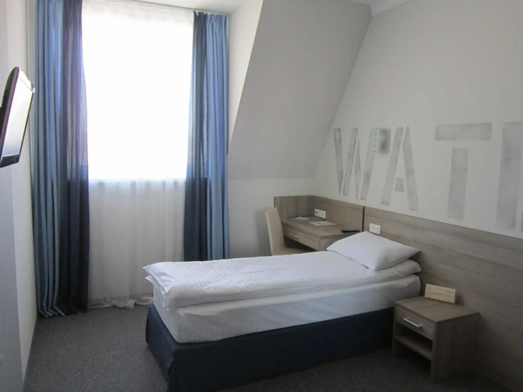 PracticOtel