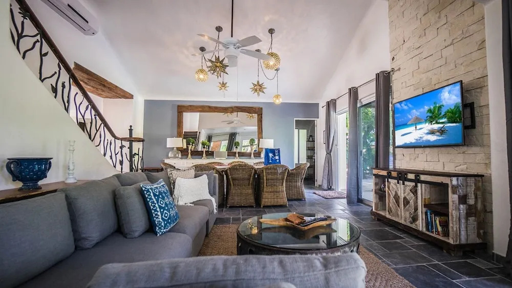 Casa Blanca 4 Bedroom Home