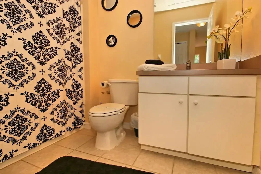 4770 Vero Beach Place 4 Bedrooms, 3 Bathrooms