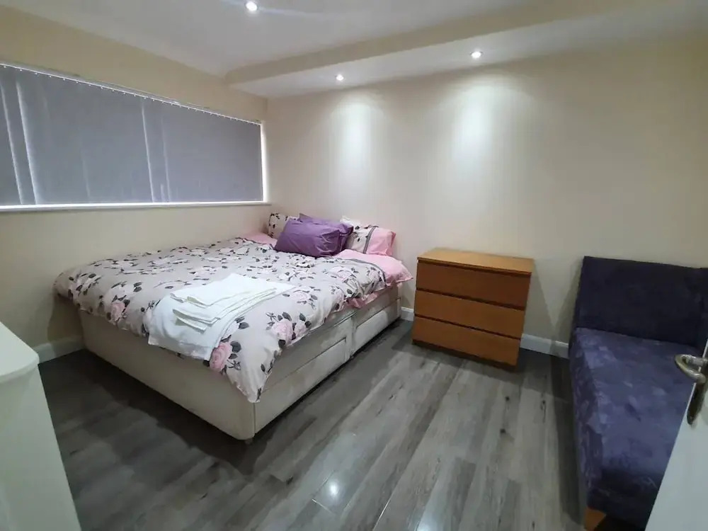 Lovely 5-bed House in Essex