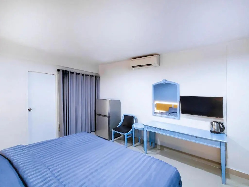 Chateau Hotel & Apartments