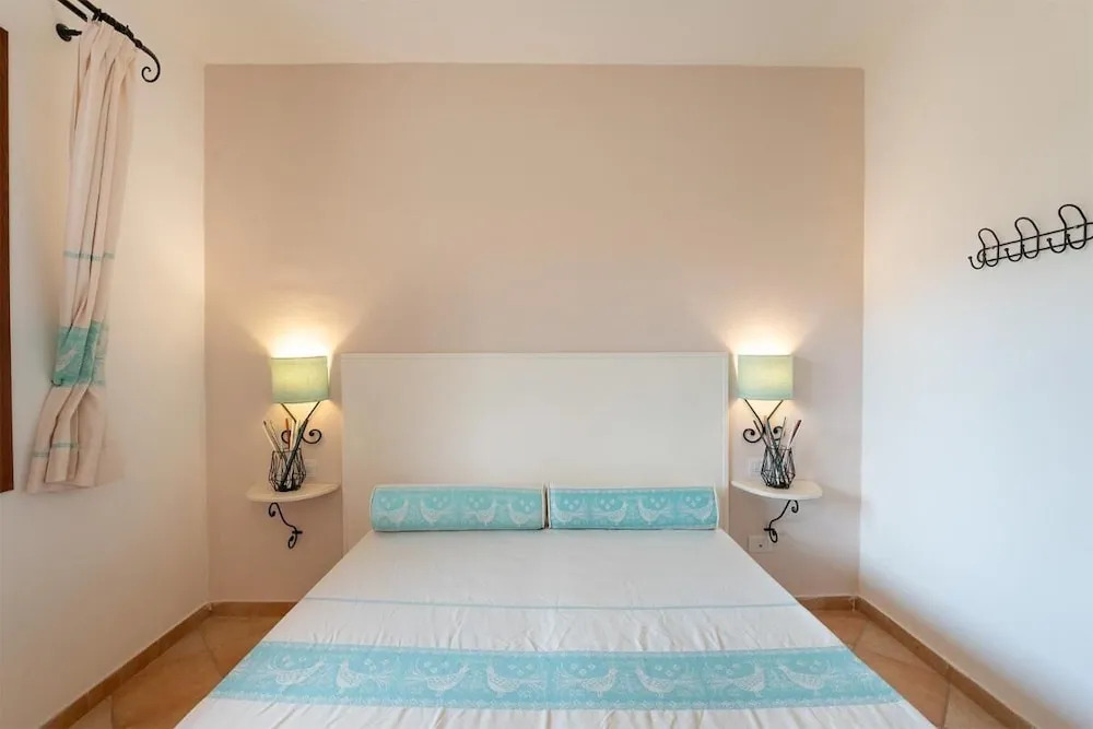 Relaxing Residence Baia dei Mirti B4-1 Bedroom Apartment Sleeps 4 Persons