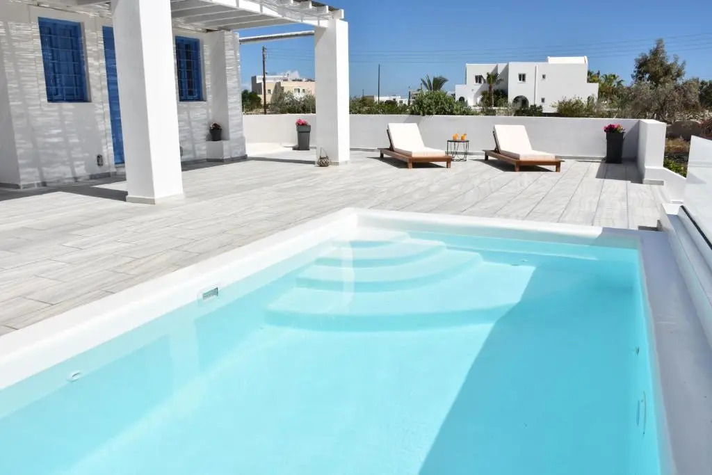 Spacious veranda, house for 3, in the village.
