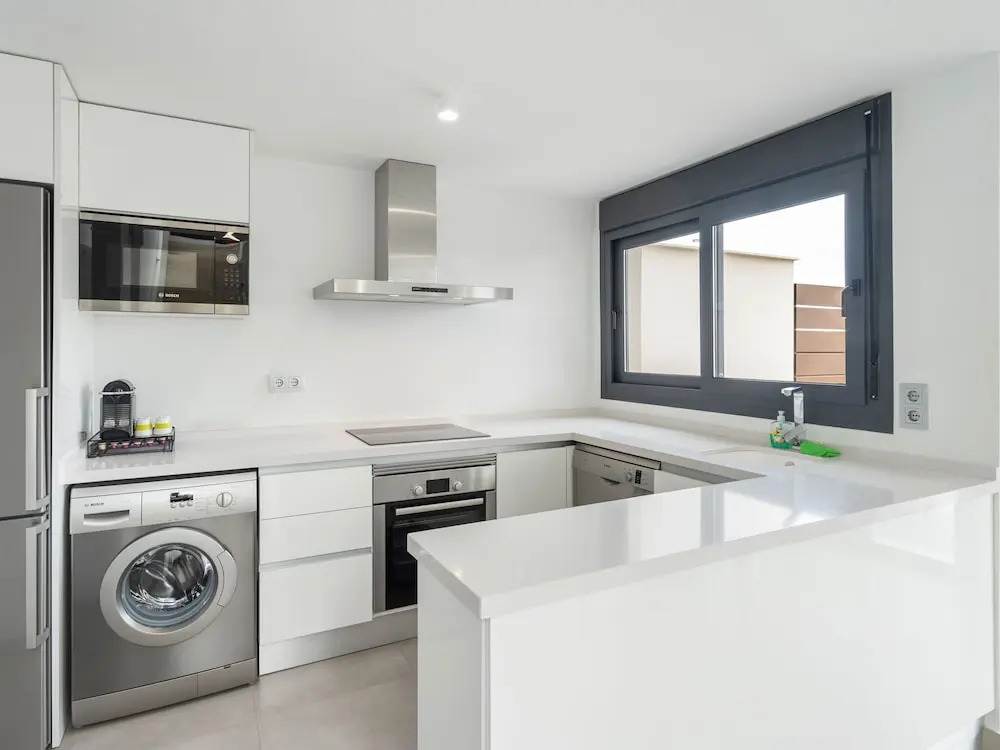 Airy Villa near Golf & Dining