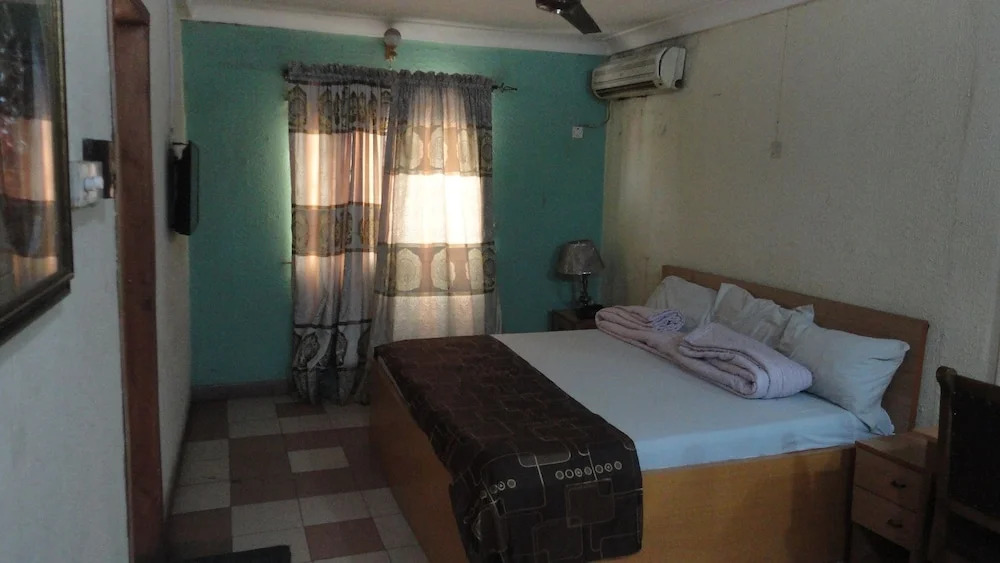 Hallmark Suites Itori
