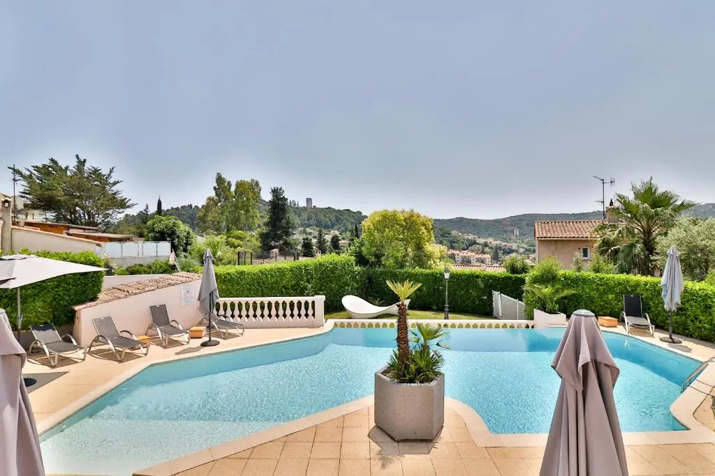 Hotel Perla Riviera