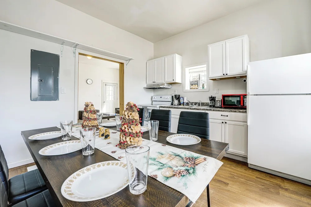 1 Mi to Erie Canalway Trail! Condo w/ Grill