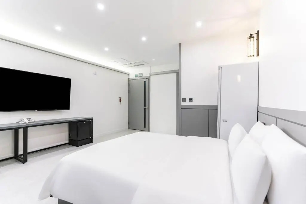 Rich stay hotel