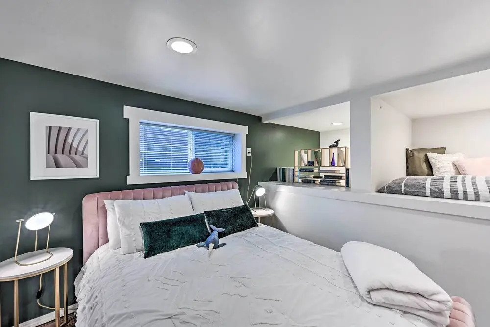 3 Mi to Dtwn, 4 Mi to Lumen Field: Queen Anne Apt!