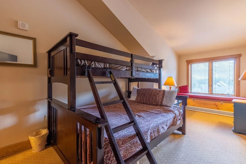 2311 Red Hawk Lodge 2 Bedroom Condo by RedAwning