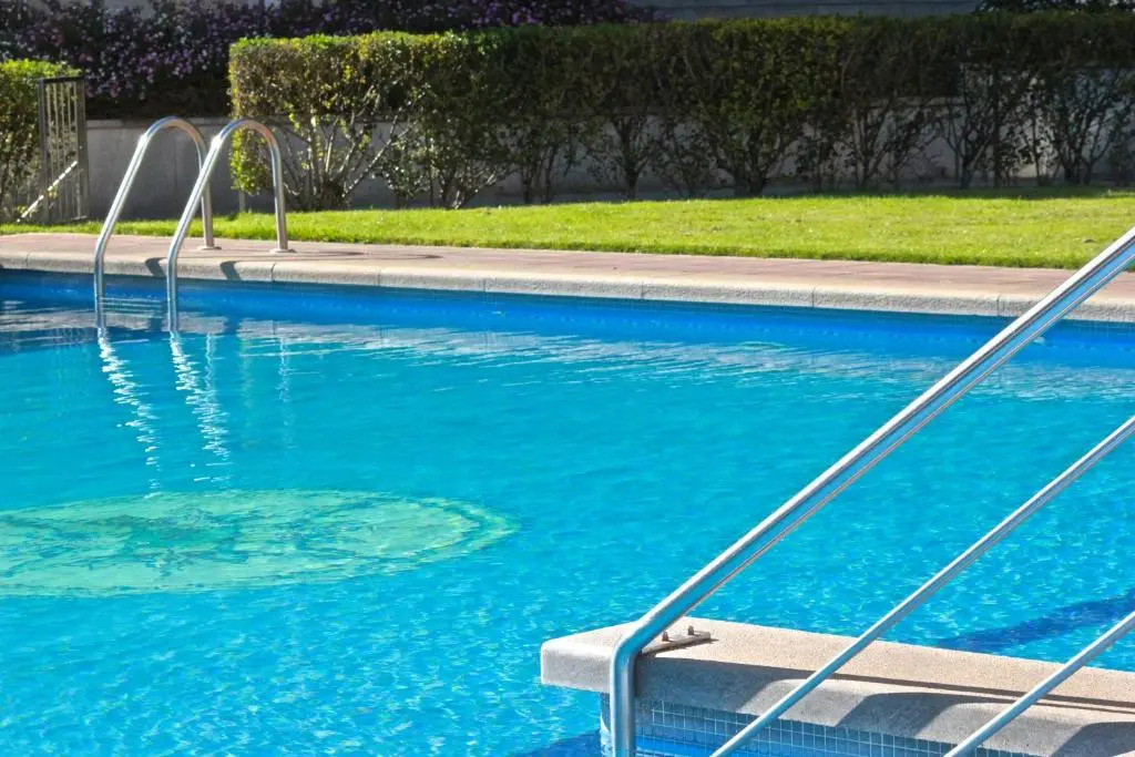 EXCLUSIVO APARTAMENTO EN SANXENXO CON PISCINA A UNOS 150 m DE LA PLAYA DE SILGAR