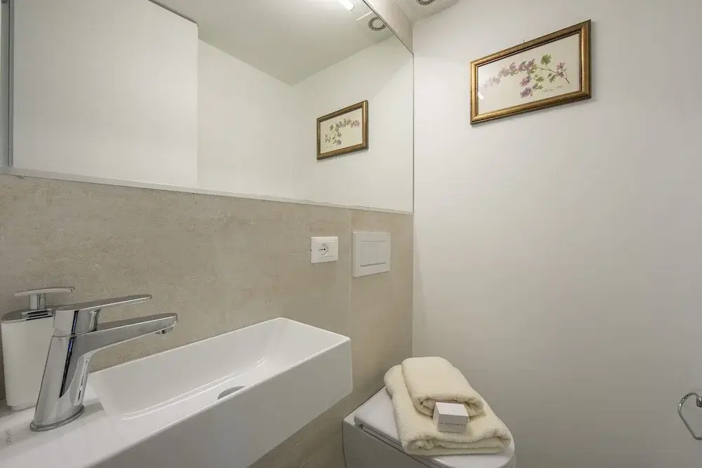 Lake View Pool Apartment in Ranco
