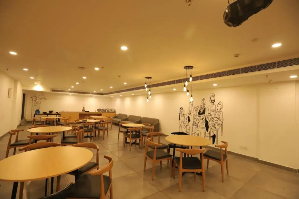 Qotel Hotel La Sarane Preet Vihar