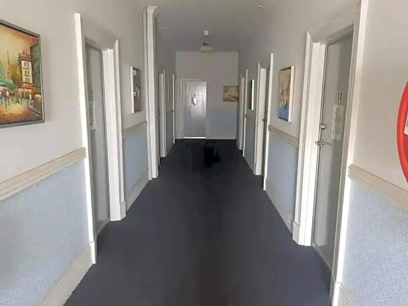 Royal Arms Hotel