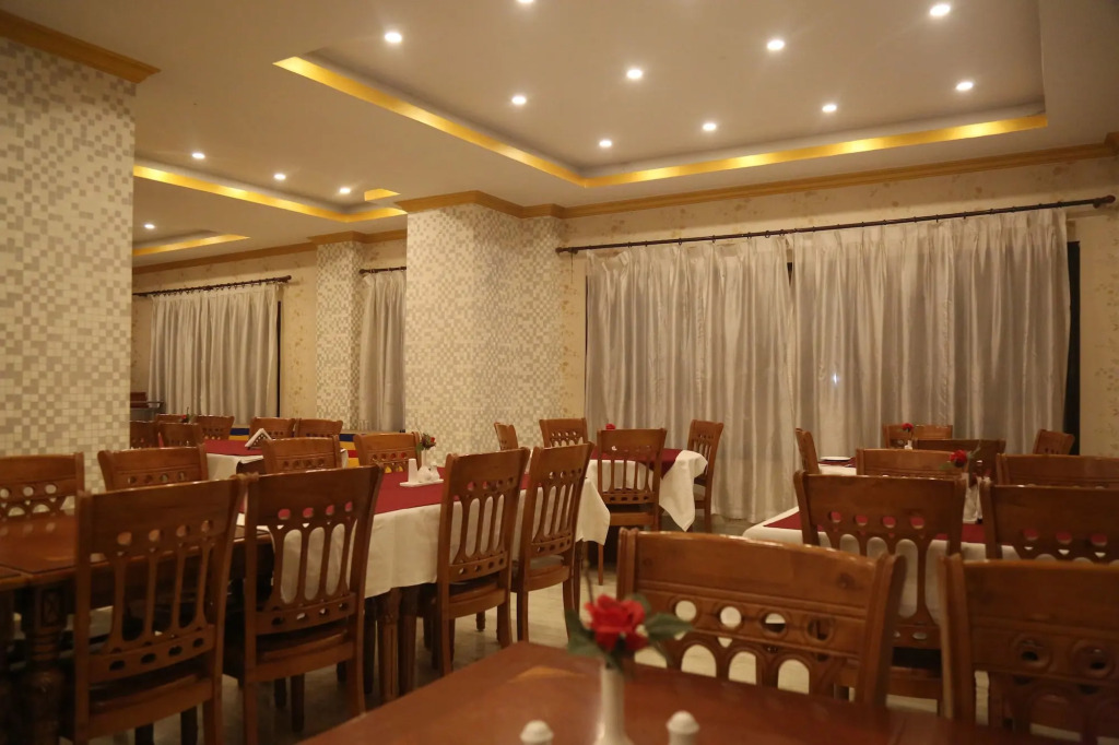 Hotel Golden Roots