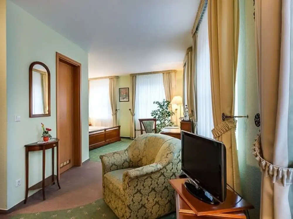 Hotel Zur Burg GmbH