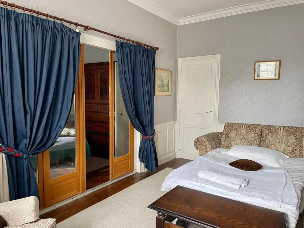 15 Place Voltaire