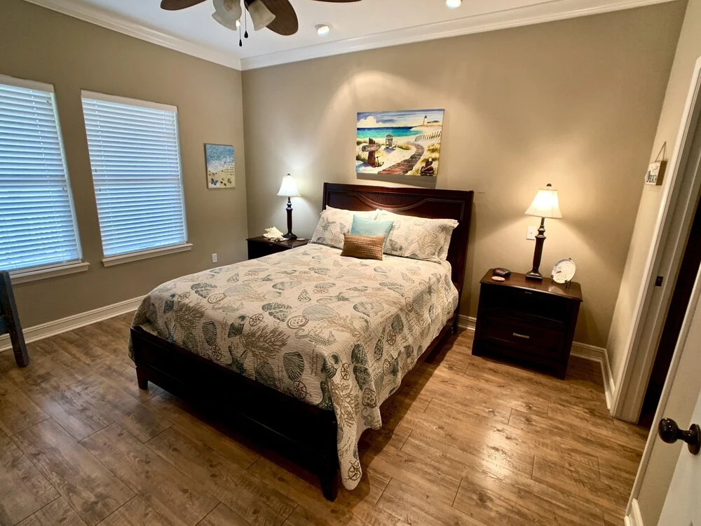Best Little Shorehouse 3 Bedroom Home by RedAwning