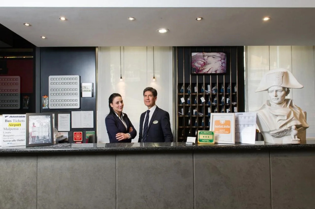 Club Hotel