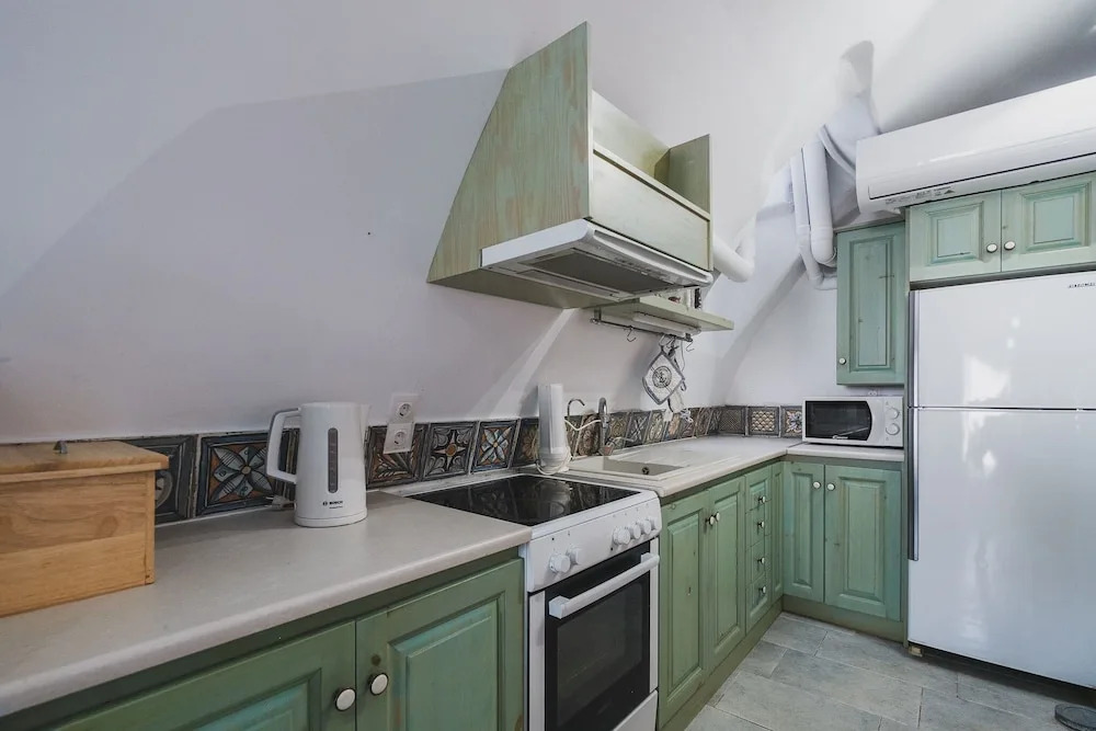 Karavos View - An artists hideaway Paradise