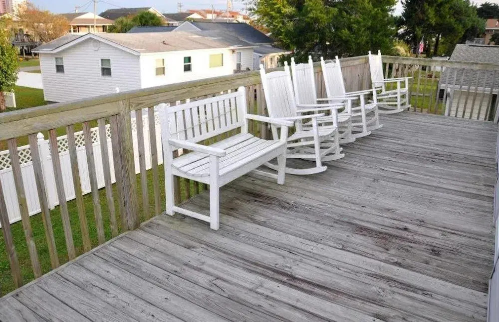 TJ's - 4 Br home by RedAwning