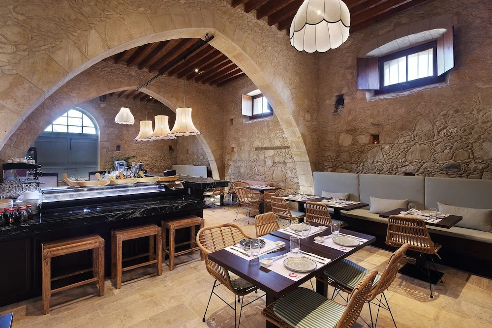Polis 1907 by Louis Hotels