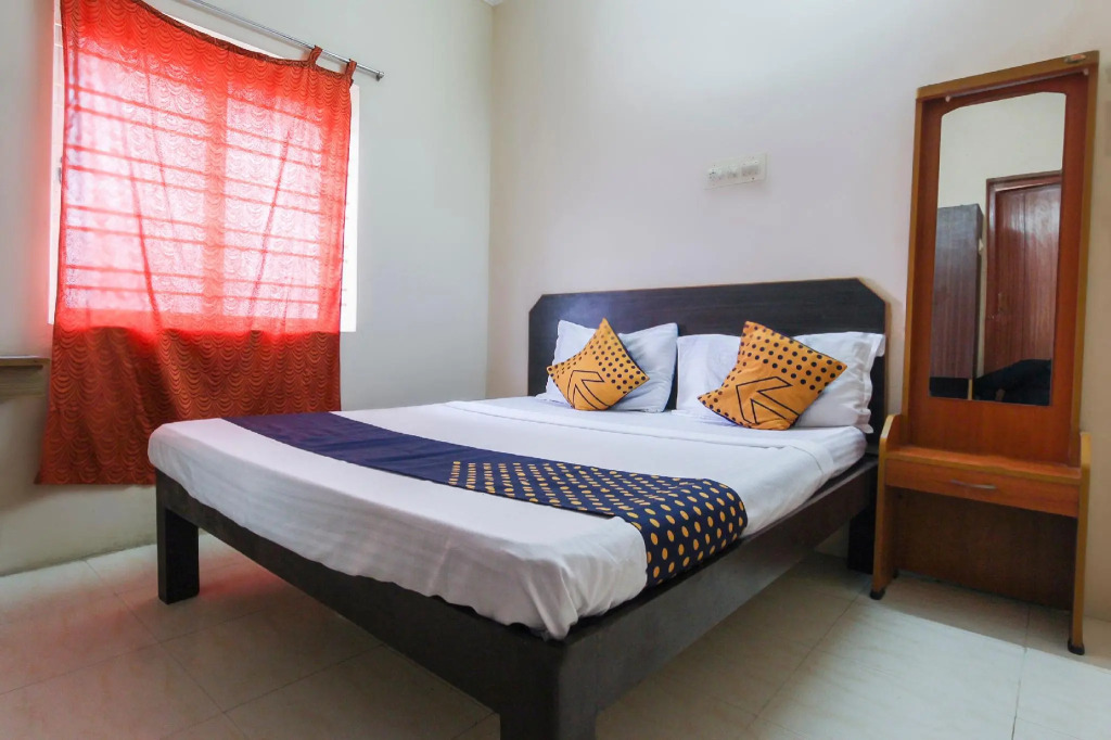 SPOT ON 66923 Divine Inn-g Hotel