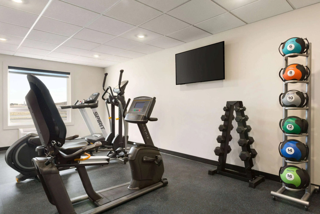 Days Inn by Wyndham Calgary North Balzac